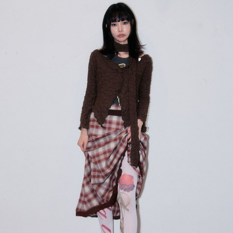 VISUAL COLLECTOR（ビジュアルコレクター）の「Ribbon-Twisted Top *Scarf Set [Brown]（Tops）」