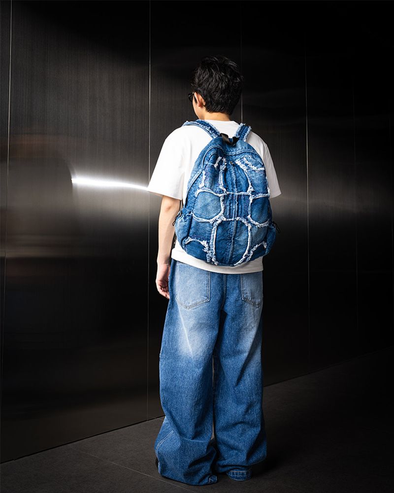 Washed Denim Turtle Backpack (Blue)