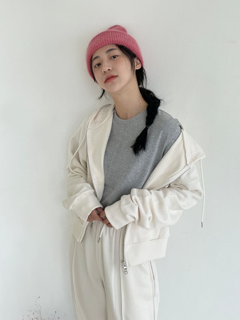 Seasonable basic t