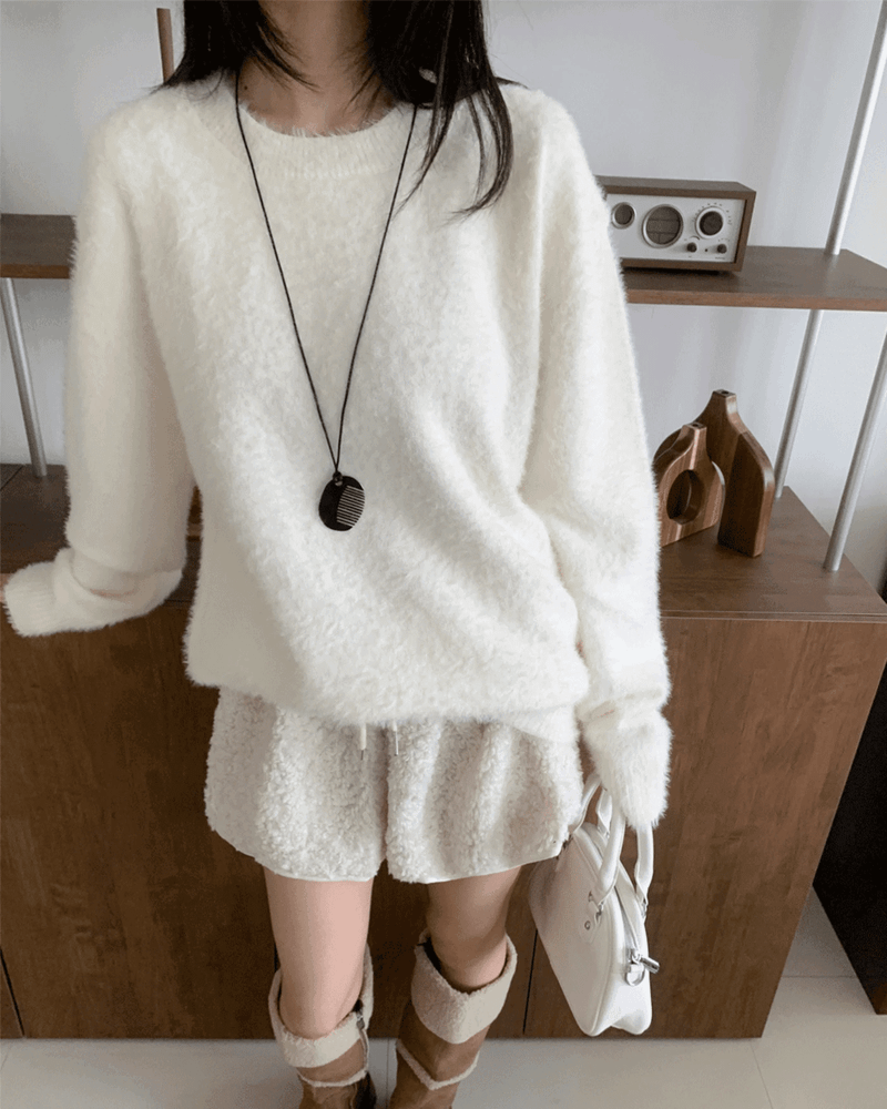 GUSTA（グスタ）の「[UNISEX] Cloudy Season Overfit Angora Crewneck Long Sleeve Knit (7 colors)（Tops）」