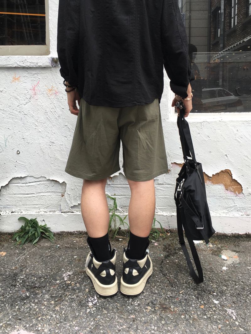 Basic Double-Pintuck Linen Shorts 4C