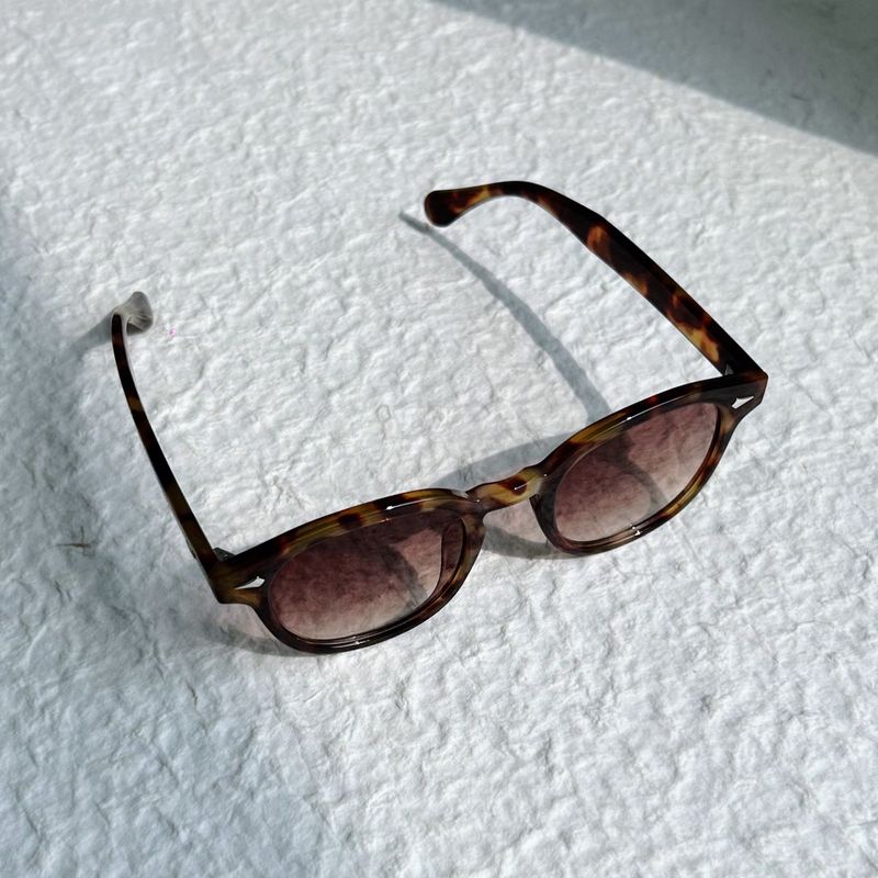 Lightweight Round Sunglasses
