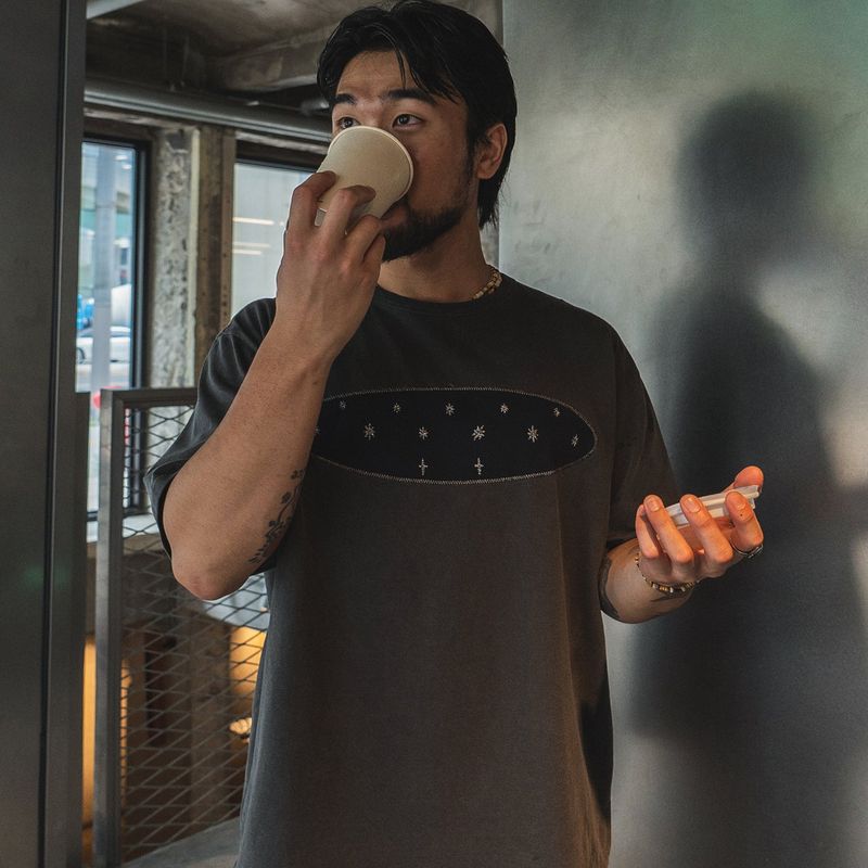 Starry pigment half T-shirts / Black charcoal