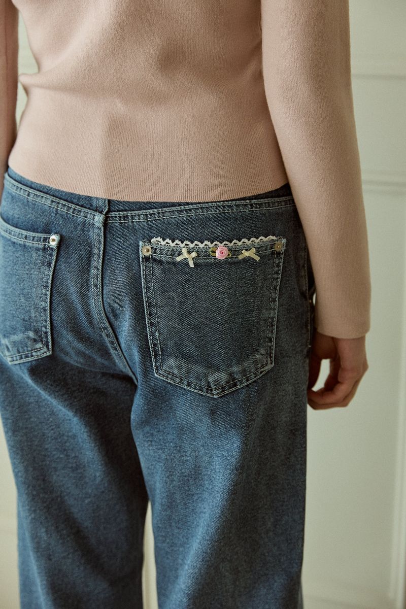 PINK PINEAPPLE（ピンクパイナップル）の「ROSETTE DENIM PANTS（Pants）」