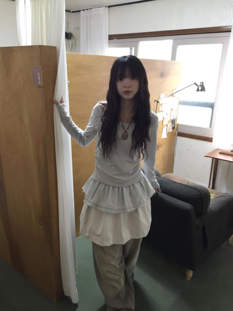 mari layered frill t-shirts