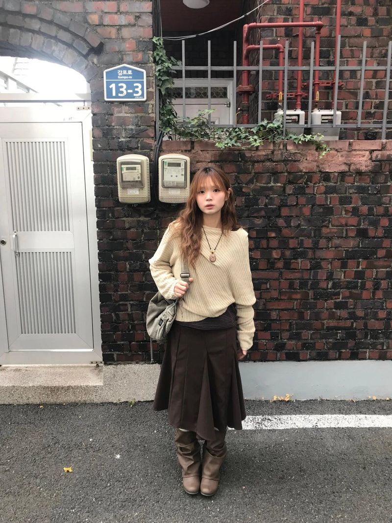 oka off-shoulder hoodie