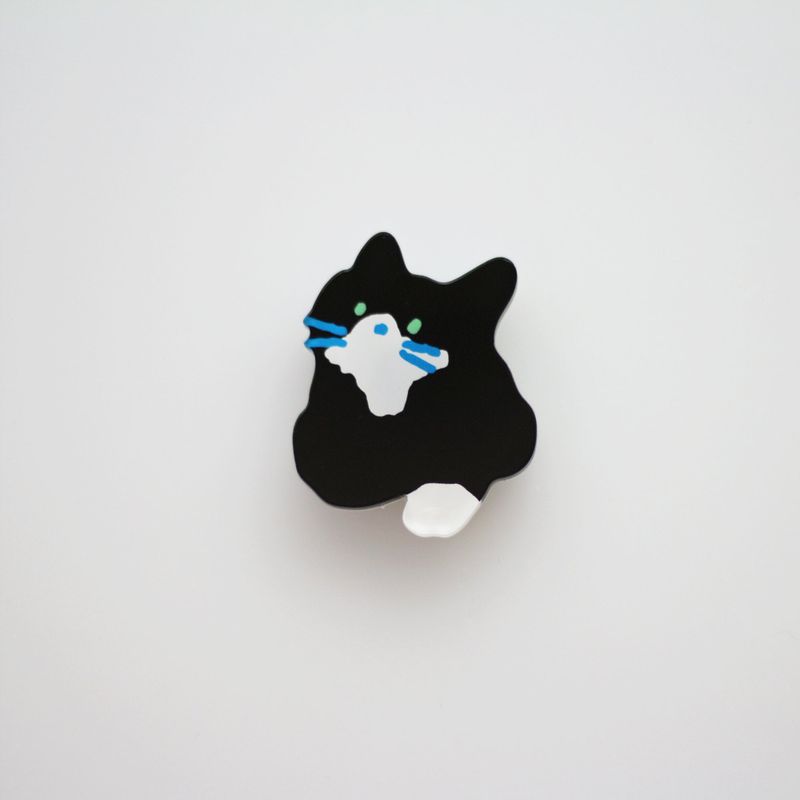 Magnet tuxedo cat