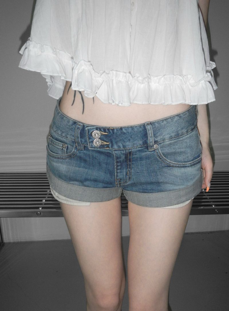 Indigo rollup denim shorts