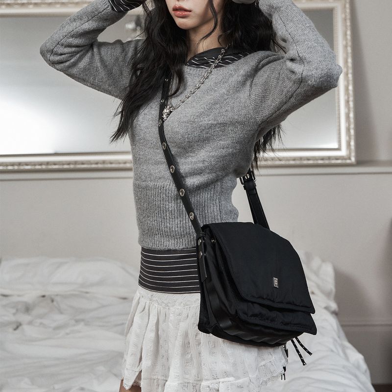 blackpurple（ブラックパープル）の「3-Way Cloud Bag (Black)（Bags）」