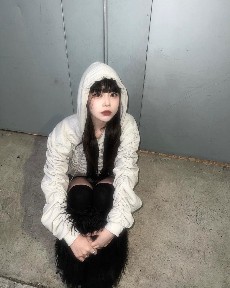 Napping Shirring Cropped Hoodie