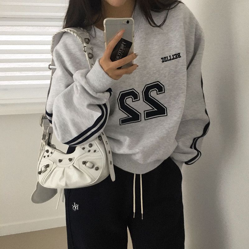 [BELLIDE MADE] Second track V-neck Oversized fit sweatshirt