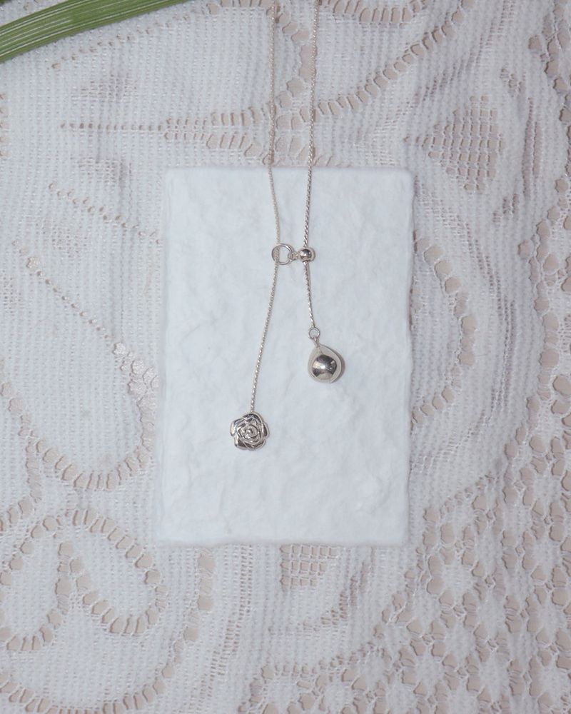 [MADE] lovely rose. rose long drop necklace