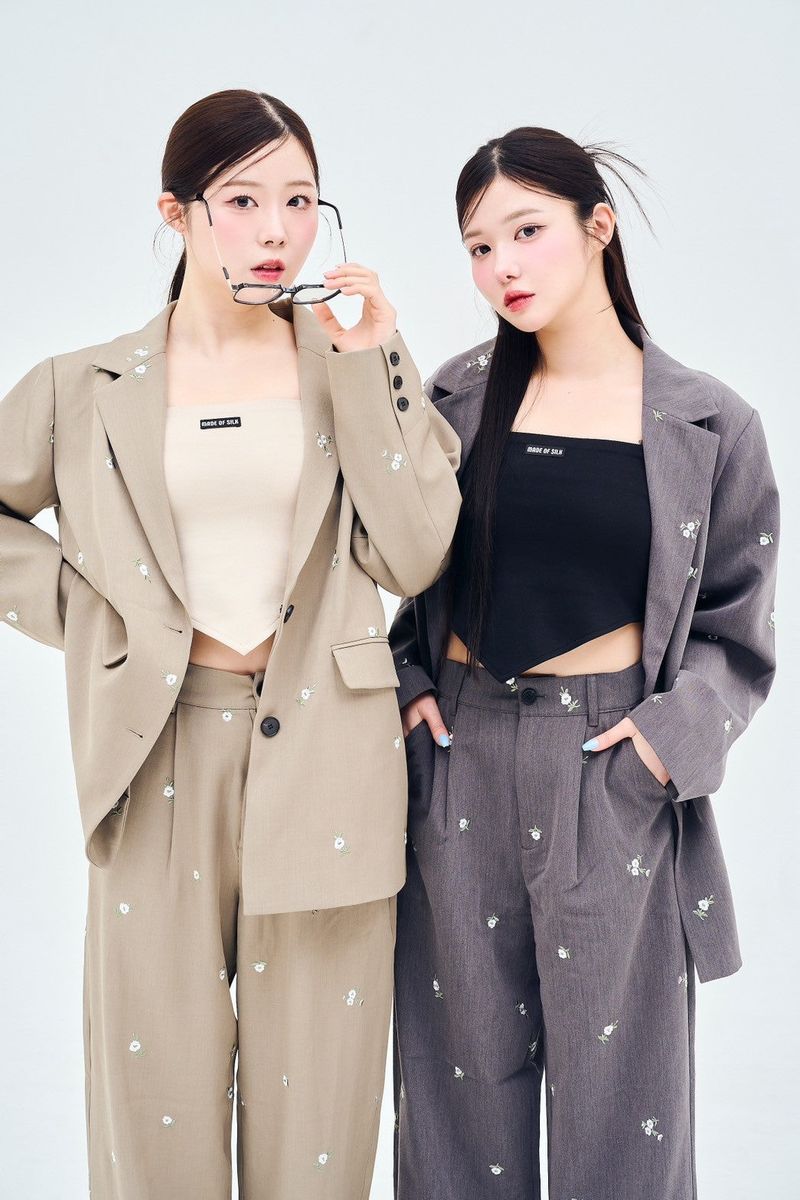 made of silk（メイドオブシルク）の「フラワーエンブロイダリーワイドパンツ（パンツ）」