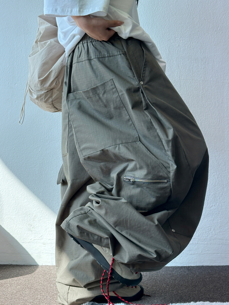 BACK ZIP HIP CAPPER BALLOON BIG LONG PANTS 💚🐣 - 3 COLORS