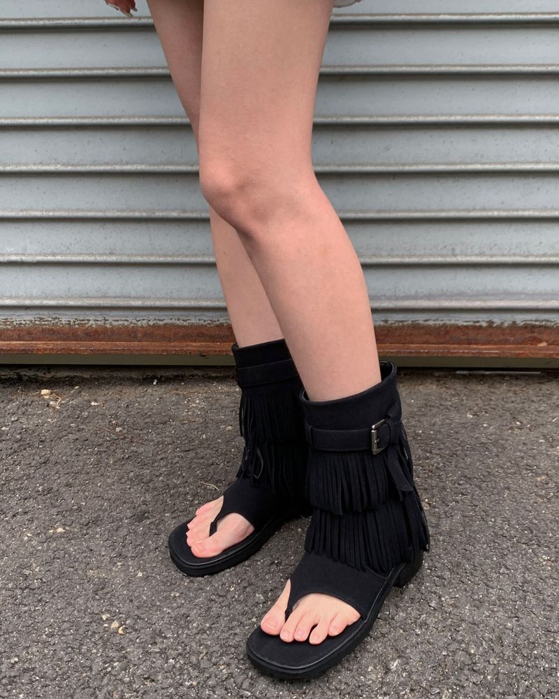 Tassel flipflops boots