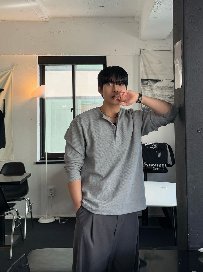 Pit henley neck long-sleeve t-shirt