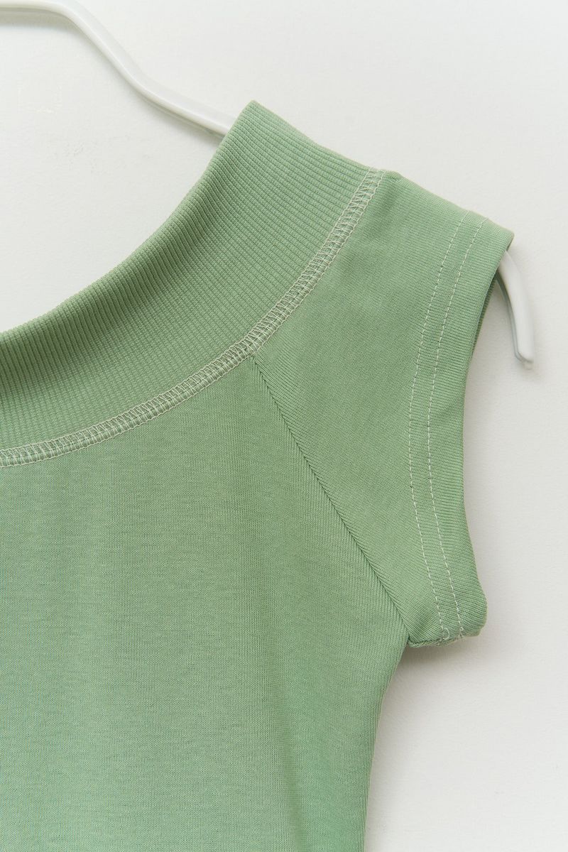 (W) Denti U-neck Top