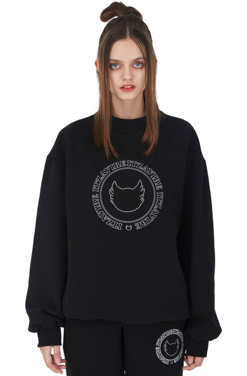 ITZAVIBE（イッザバイブ）の「[ISS003-1] CIRCLE GLITTER LOGO SWEATSHIRTS BLACK（Tops）」