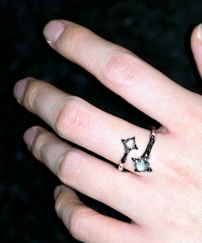 Gray Shooting Star Cubic Open Ring