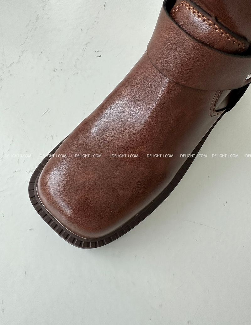 Buckle Tongue Angle Boots