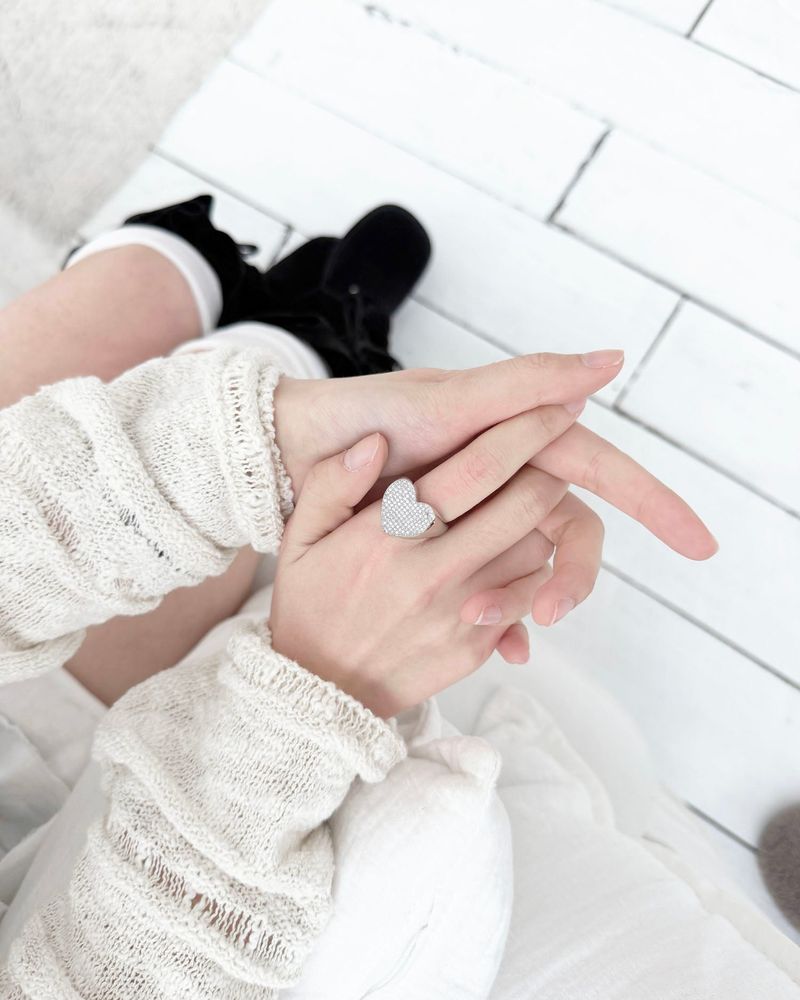 Velvet Crystal Heart Ring