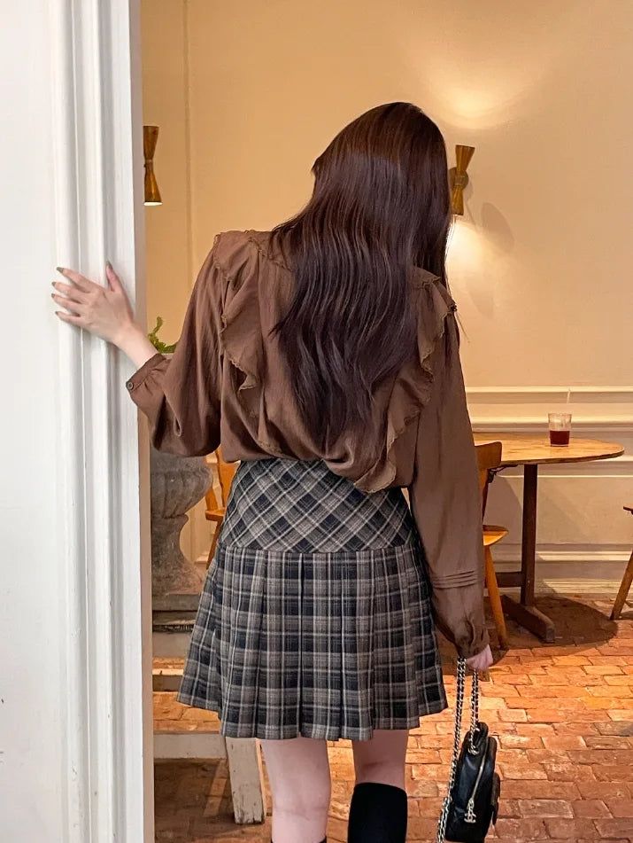 Shushu V-Neck Lace Ruffle Blouse