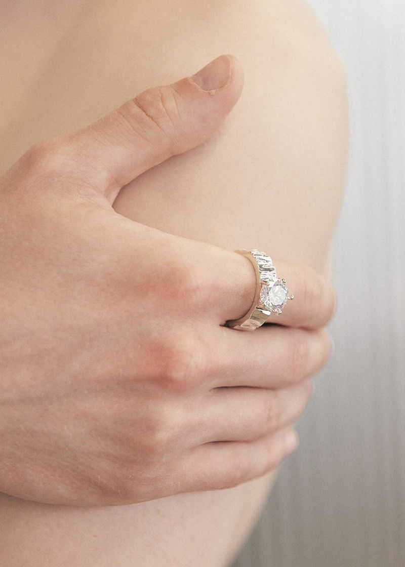 Third Movementの「Crystal Cocktail Ring（Accessories）」
