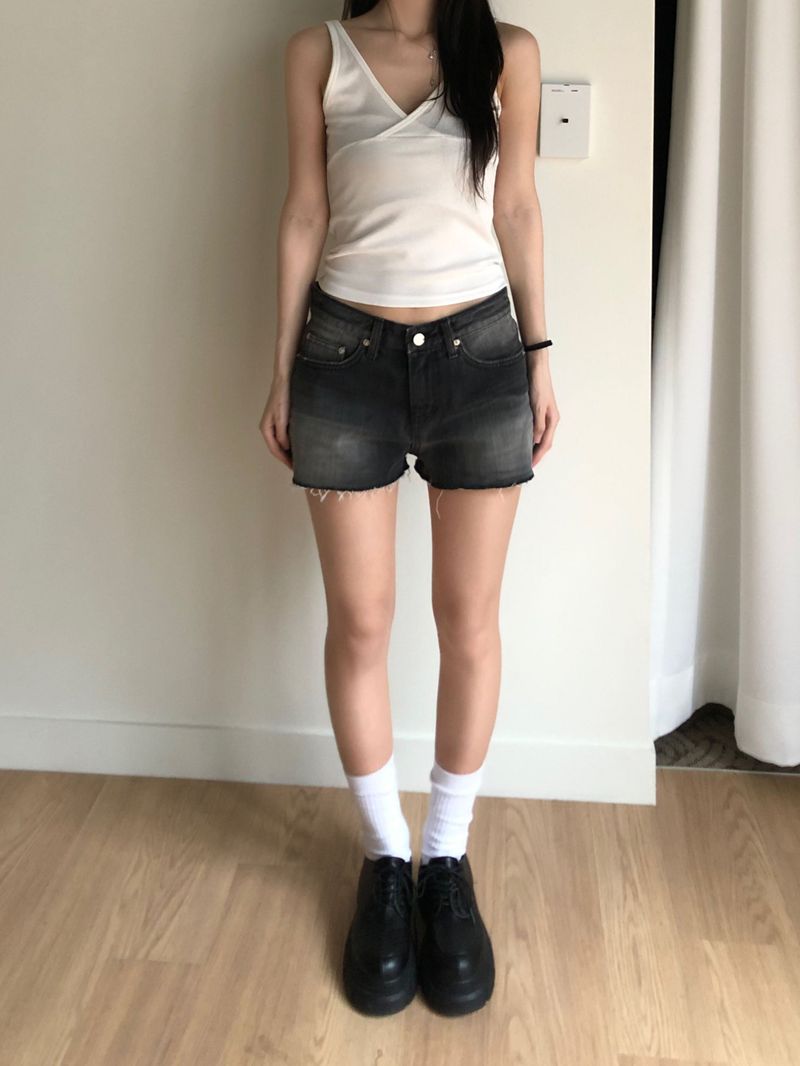 Kitten（キッテン）の「Black denim shorts (one color)（Pants）」