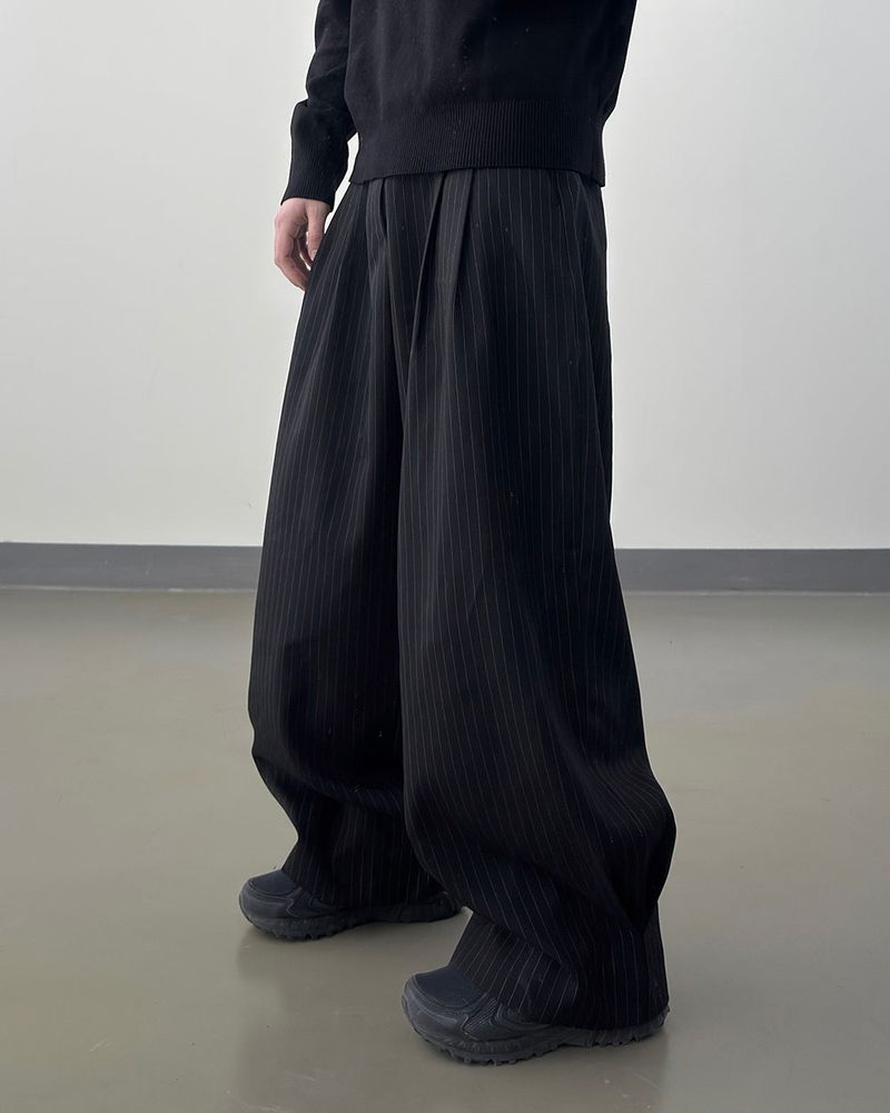 Lentic Side Pintuck Striped Slacks