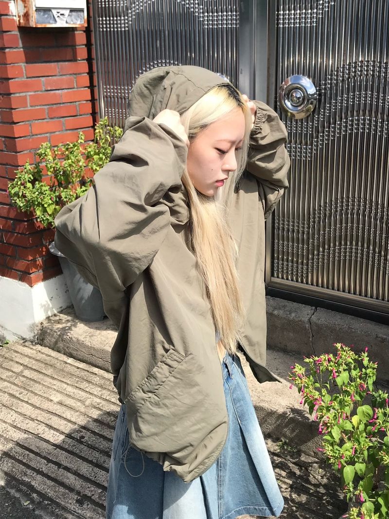 Darwin hood windbreaker