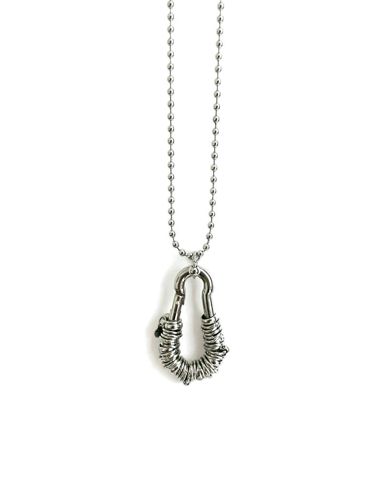 BUZZERBE（ブザービー）の「Carabiner In Orbit Necklace（Accessories）」