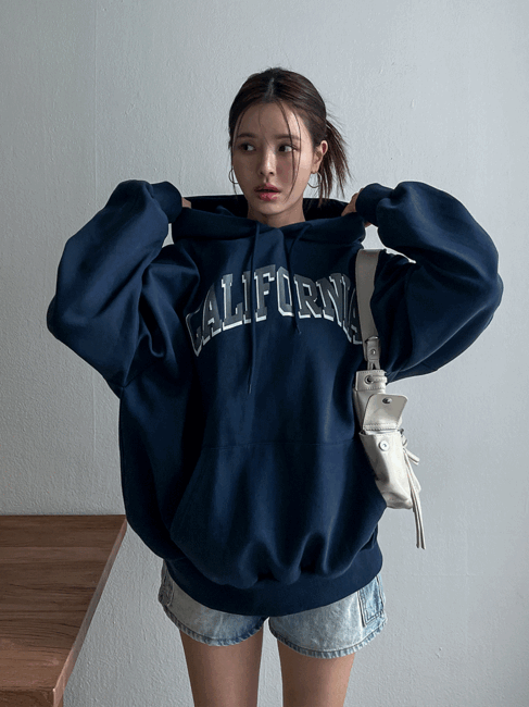 ULAN（ユレン）の「カリフォルニアダブルレイヤーオーバーフィットフーディー（トップス）」