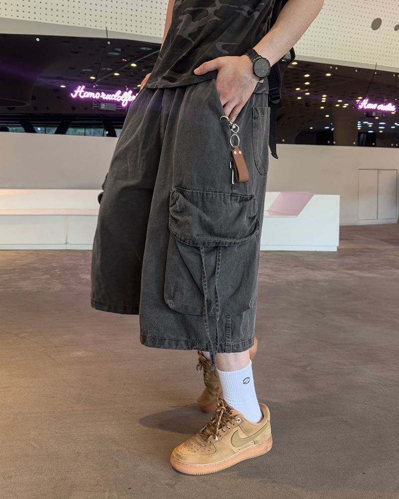 DROON Pigment Strap Cargo Bermuda