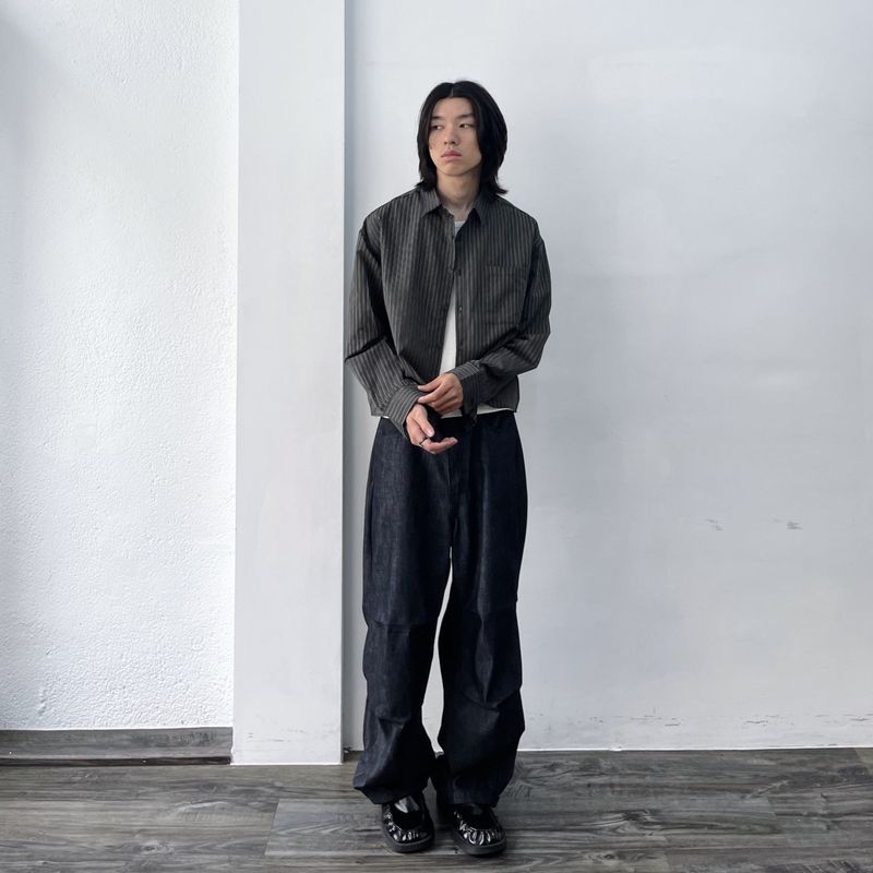 Minimalist Micro-Pleated Cropped Shirt