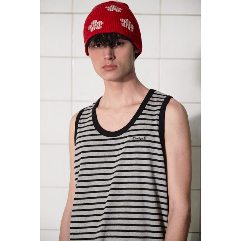BUTTON FLOWER BEANIE / RED