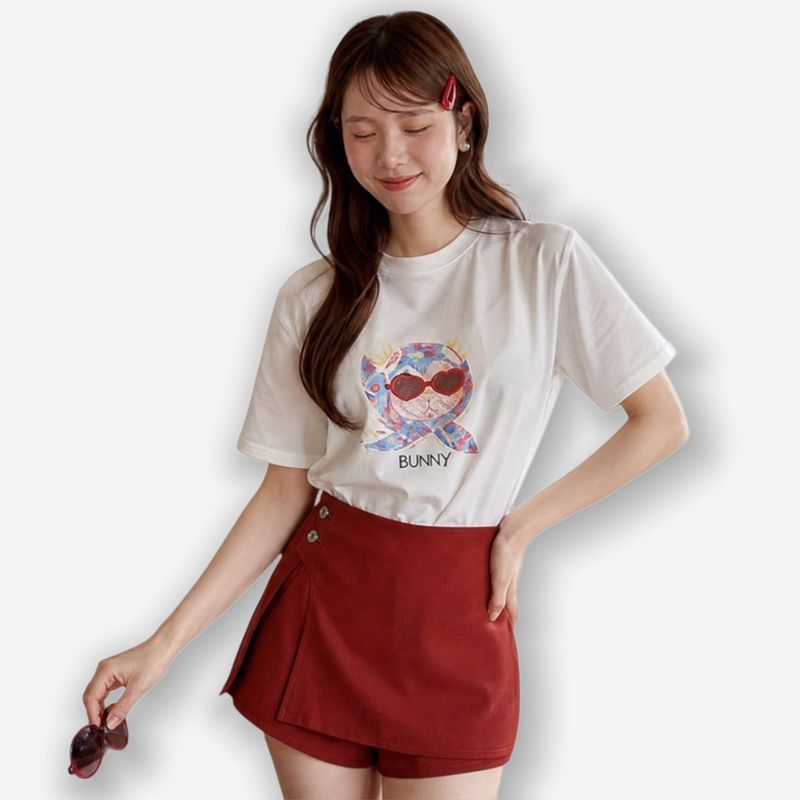 La mode MAQI（ラ モード マキ）の「Beaded Glasses Graphic Crew Neck T-Shirt（Tops）」