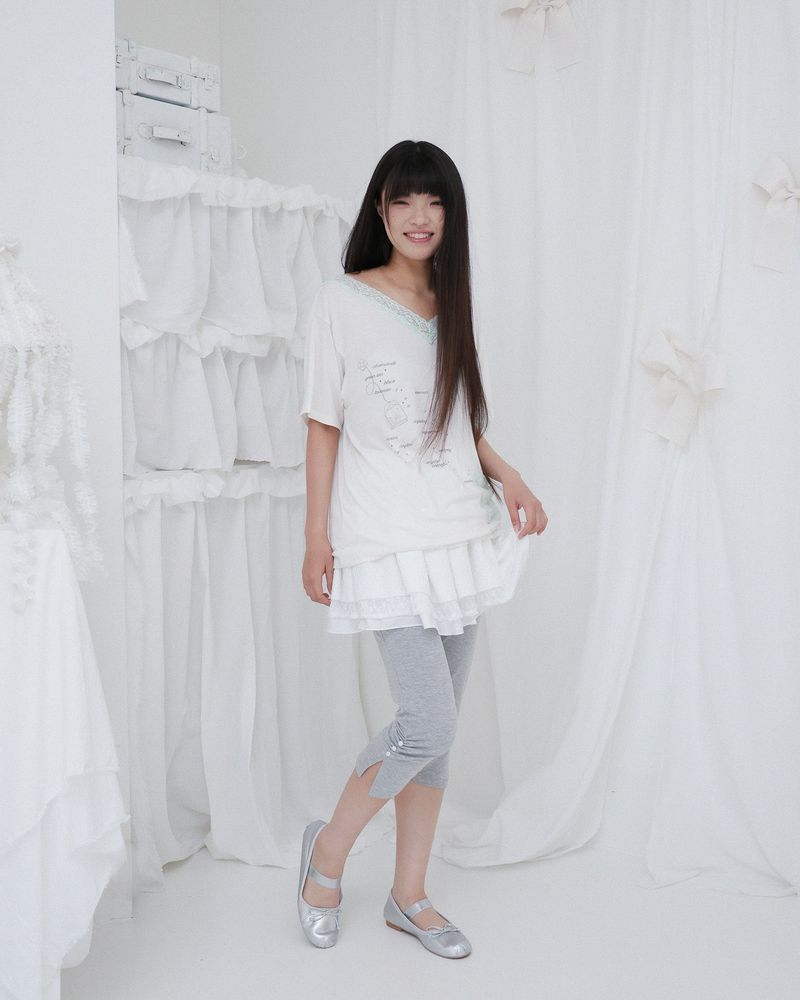 TEA DIARY V-NECK TOP / WHITE