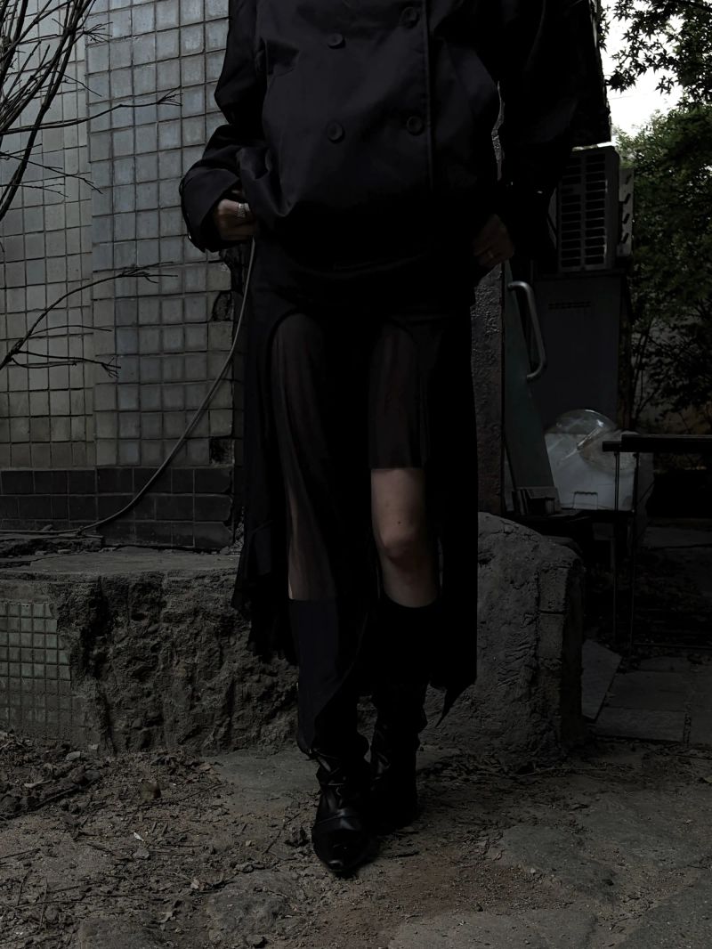 drop sleeveless see-through skirt