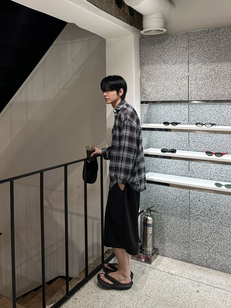 Noir Balloon Pintuck Bermuda Pants