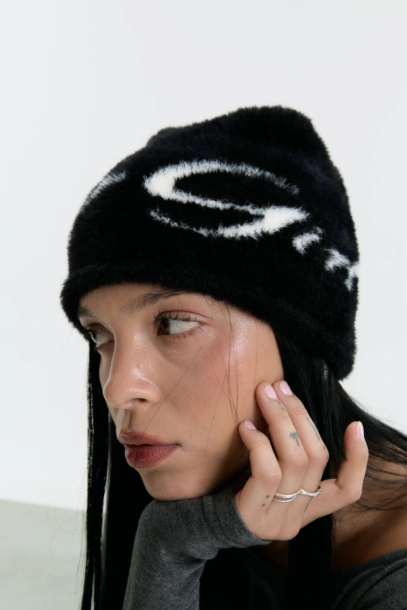 We Fell In Love In Reality（ウィ フェル イン ラブ イン リアリティ）の「Luv Dept / ‘LUVER GIRL’ Fluffy Beanie-2 colours （Hats）」