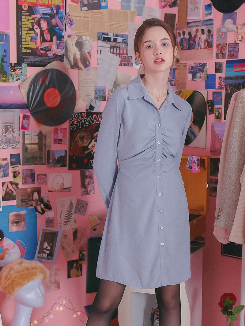 vem.ver（ベムバー）の「SHIRRING DETAIL COLLAR ONEPIECE_BLUE（Dresses）」