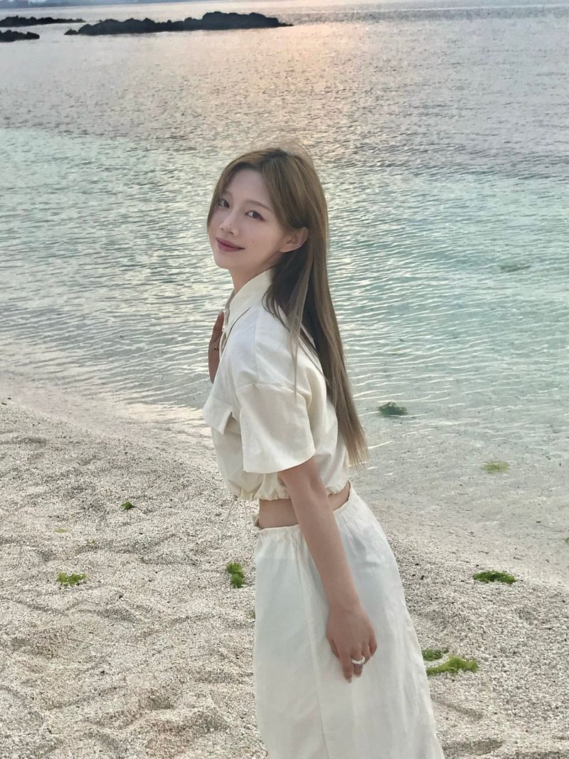 Sandy nylon set up skirt