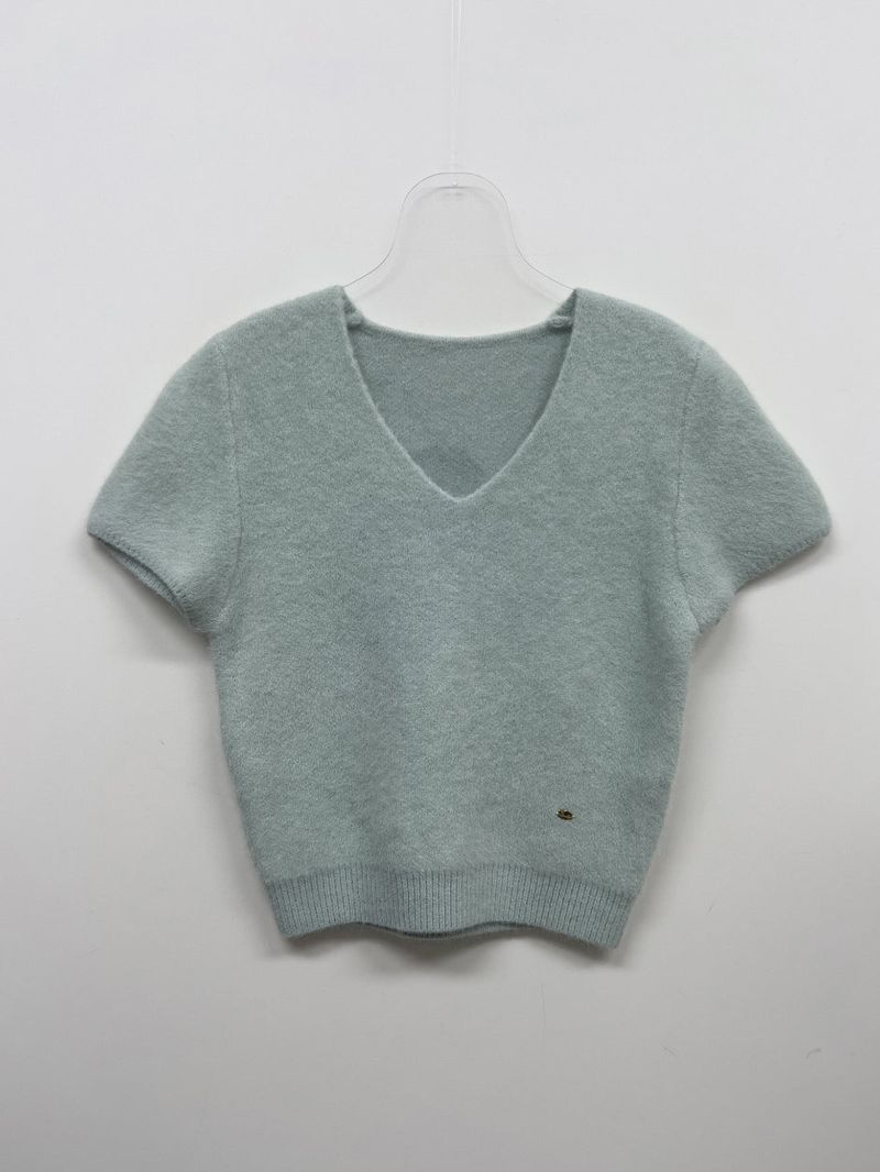 V-neck angora short-sleeved knit
