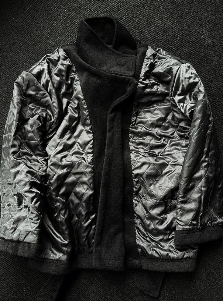High-neck short strap coat