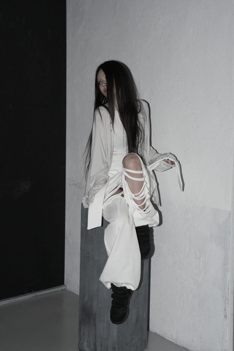 [label] layered tie damage wide pants (white)