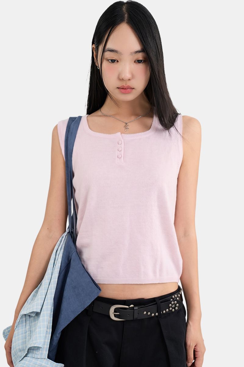 Raucohouse（ラウコハウス）の「Silk button sleeveless knit top（Tops）」