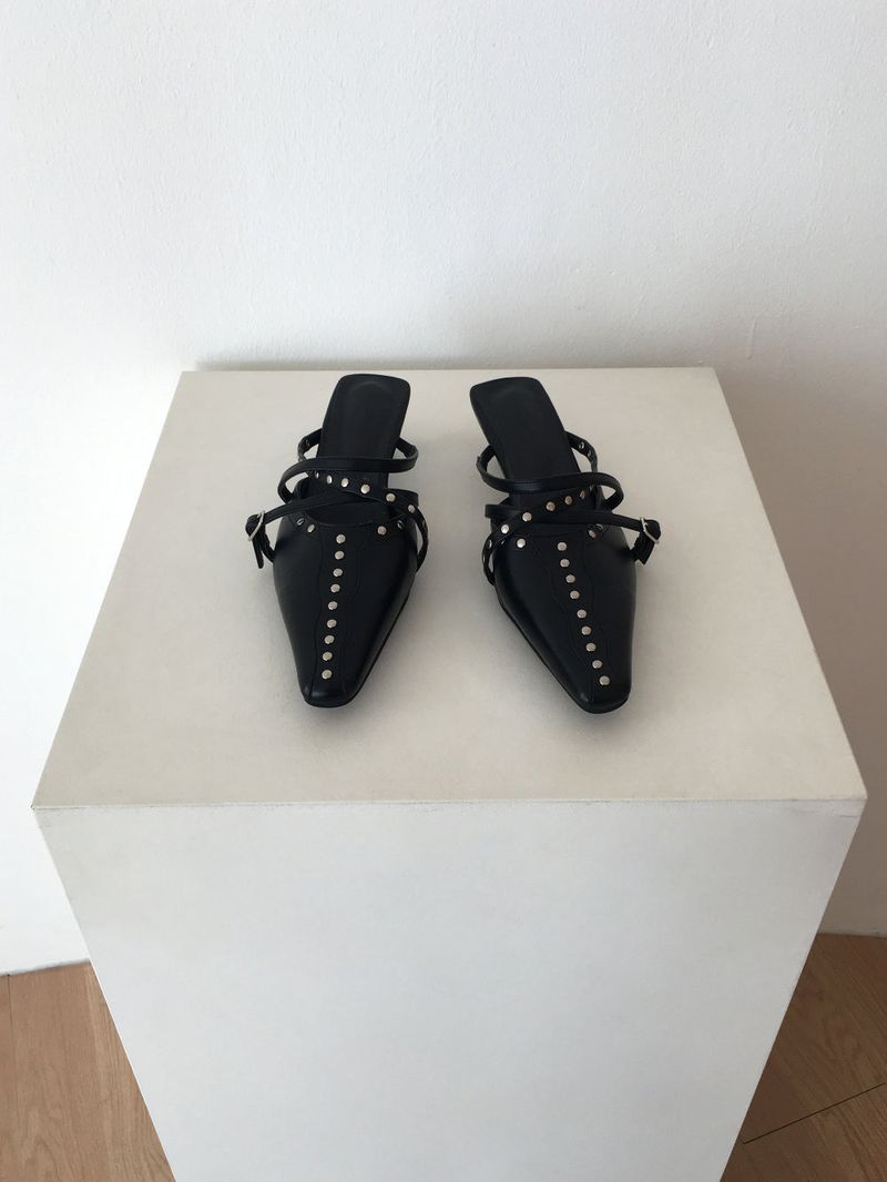 Stud mule heel