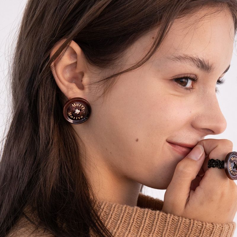 MerryMotive(メリーモチーブ)の「Merry,Motive signature button earring (Wine)(Accessories)」
