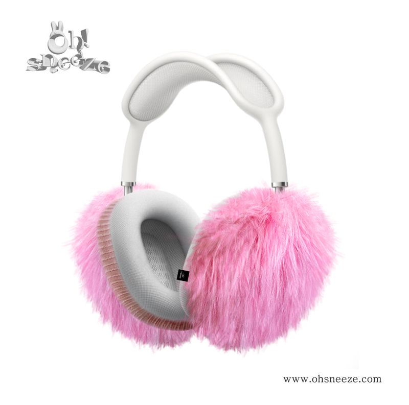 Oh! sneeze（オスニーズ）の「fluffy fur case_ hot pink（Smartphone Accessories）」
