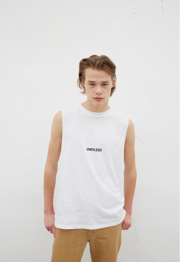 UNFAZED SLEEVELESS (WHITE)